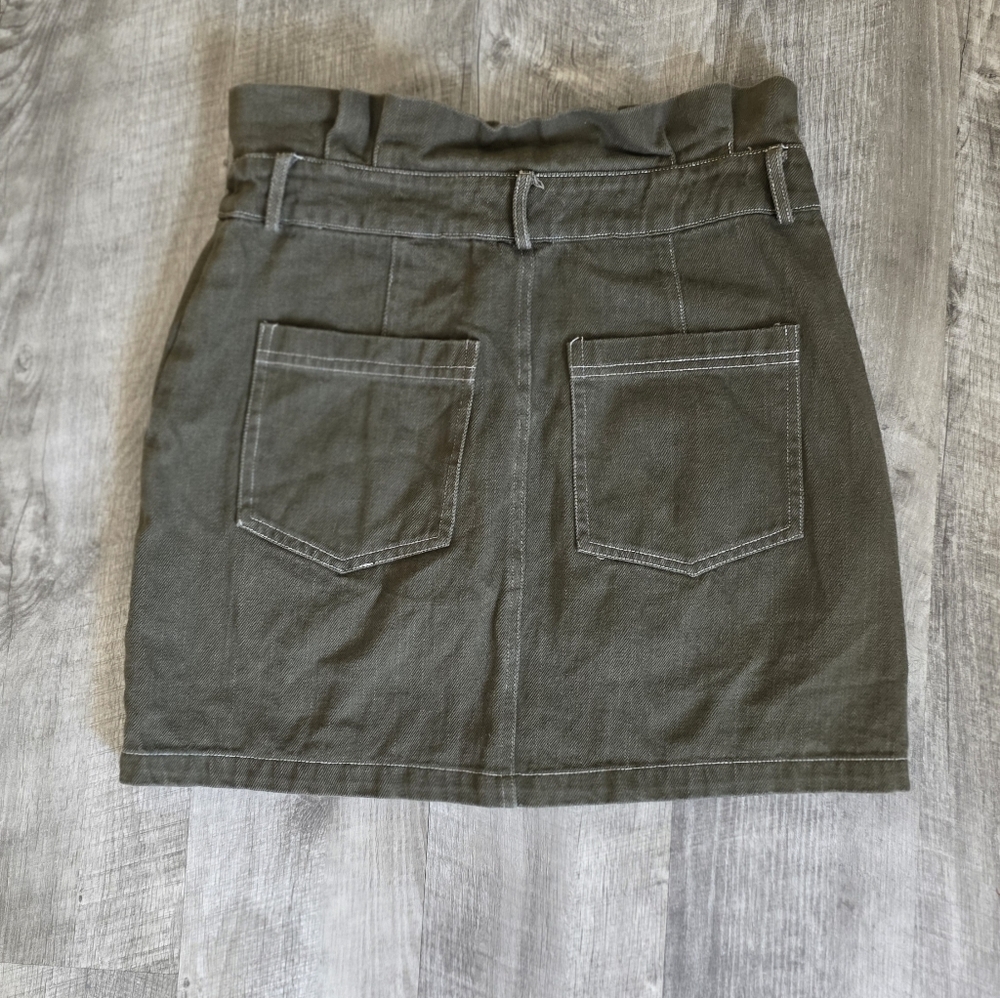 Stylish Gray Women's Skirt - Picture 4 of 4
